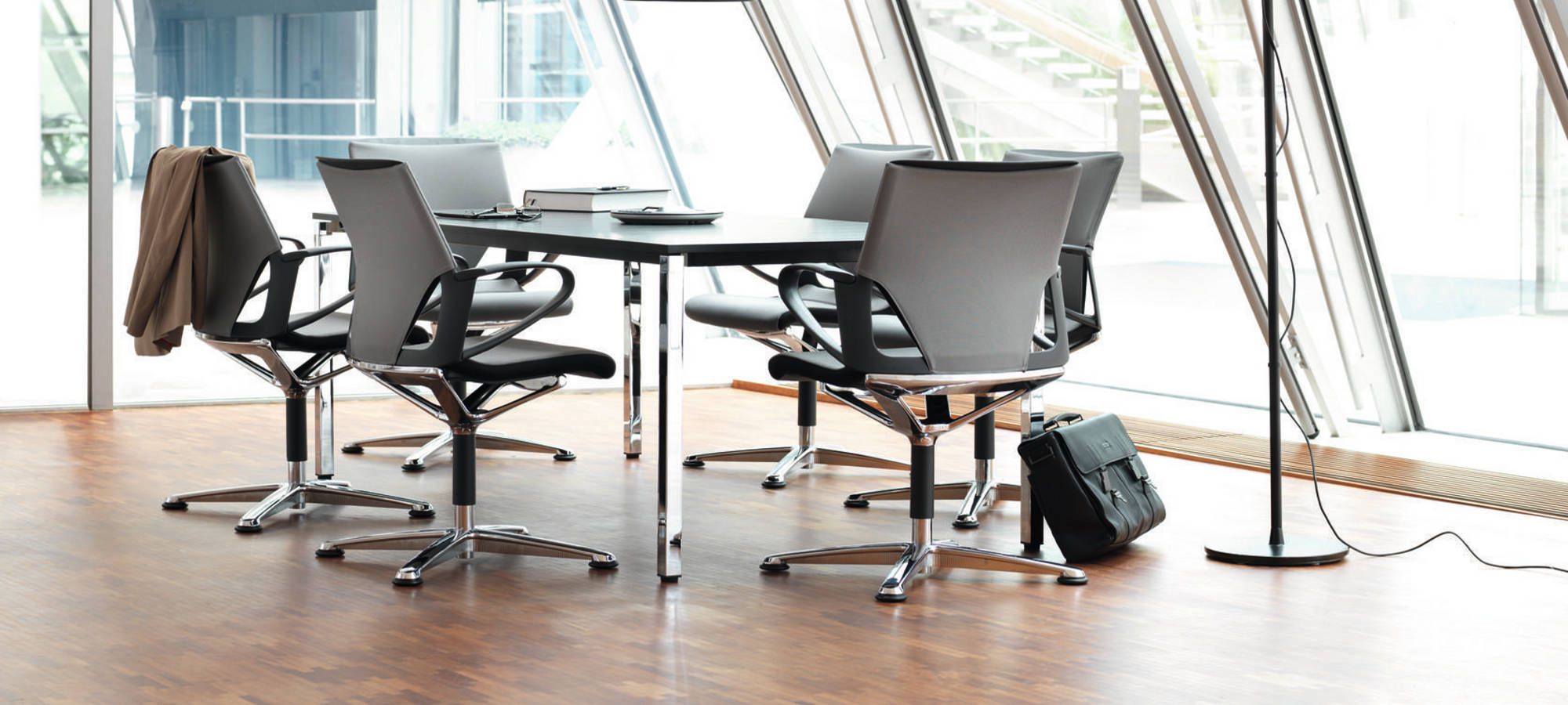 About to invest your money in office chairs? Follow these tips to know more