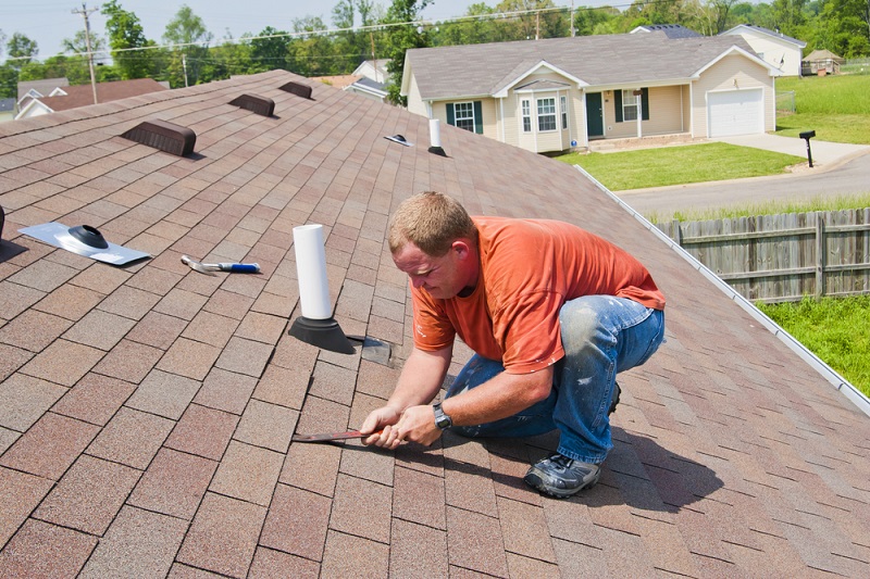 How to Select the Right Roofing Company for Replacing Your Roof?