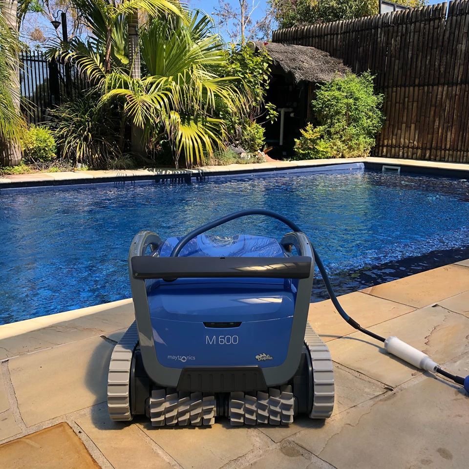 Dolphin M400 Robotic Pool Cleaner