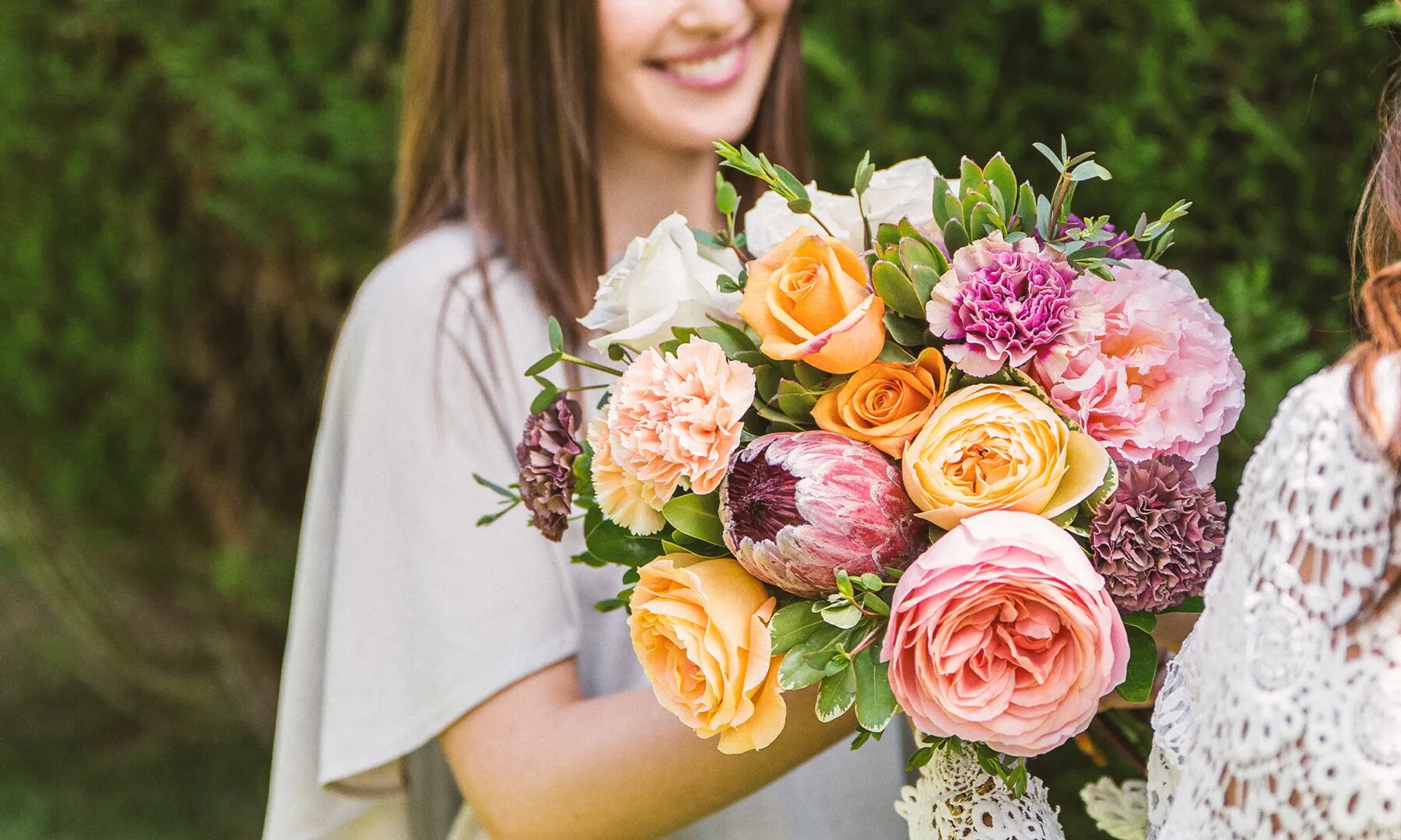 Satisfy your Family and love with Freshly Arranged Flowers Online