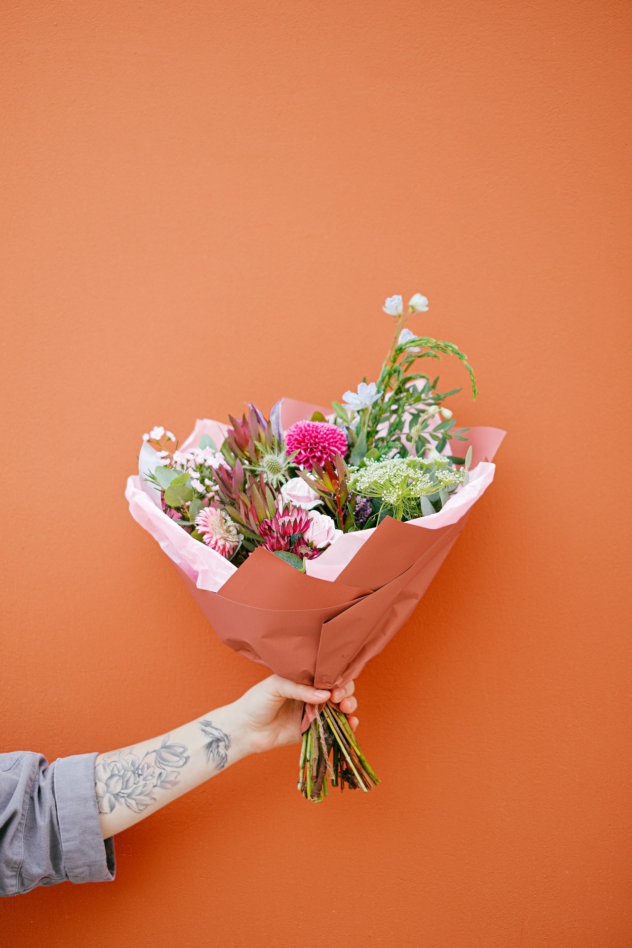 How can flowers help you in making romantic confessions to your partner?