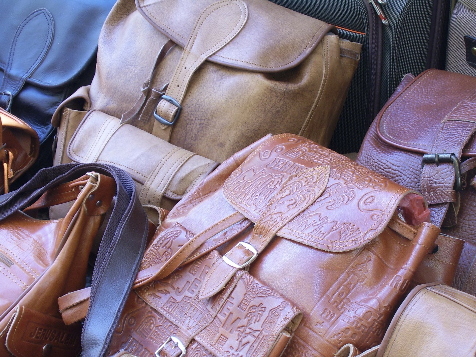 Things To Look Out For Before Buying A Leather Bag