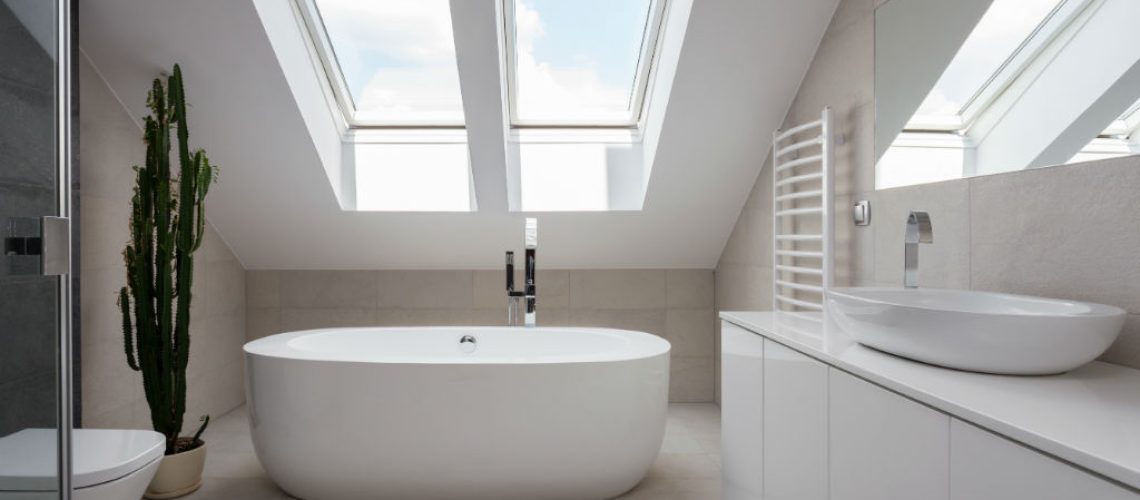 The 4 Pros & Cons Of A Freestanding Bath