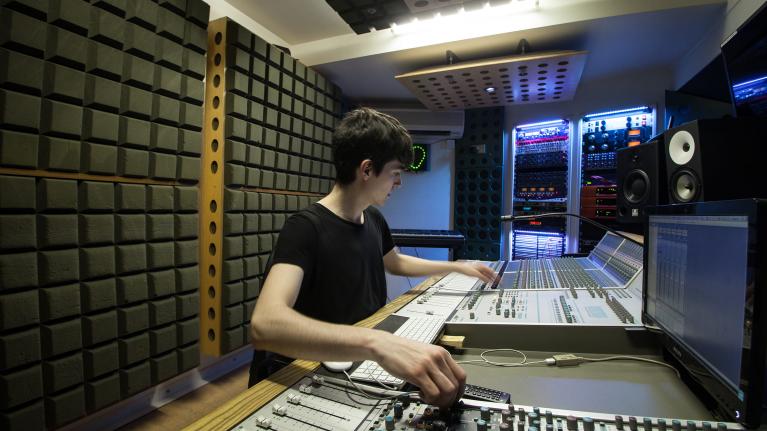 Why Maa Records UK is a Top Choice for Music Production in London