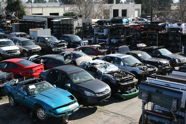 Auto Wreckers Perth - Best Option for Old Car Owners to Get Rid of Their Vehicles For Cash?